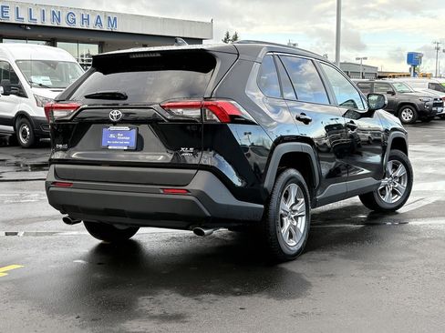 Used 2025 Toyota RAV4 XLE image 5