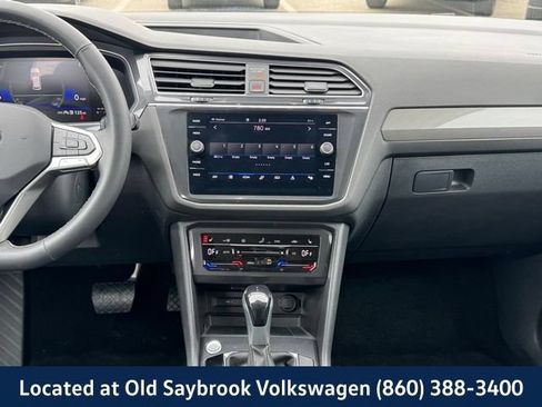 Certified 2024 Volkswagen Tiguan SE AWD/4WD image 15