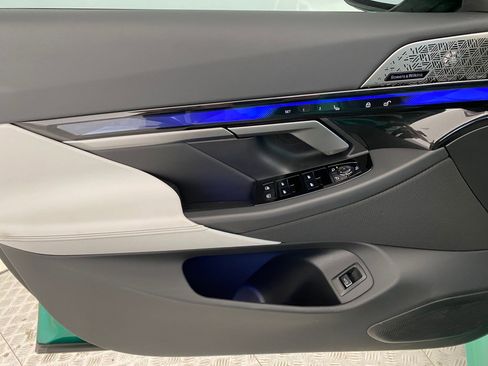 Used 2026 BMW M5 w/ Executive Package image 12