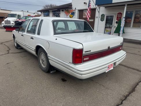 Used 1993 Lincoln Town Car Cartier image 8