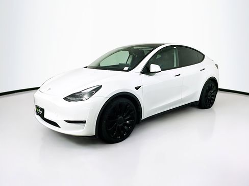 Used 2022 Tesla Model Y Performance image 3
