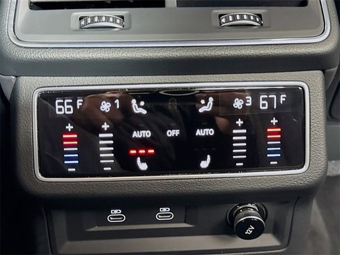 Used 2022 Audi S6 Prestige w/ Prestige Package image 23