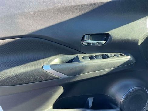 Used 2023 Nissan Kicks SV image 17