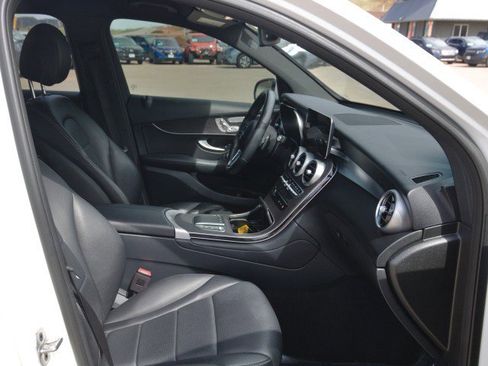 Used 2022 Mercedes-Benz GLC 300 4MATIC image 36