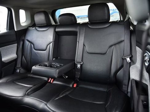 Used 2022 Jeep Compass Latitude w/ Sun and Sound Group image 23