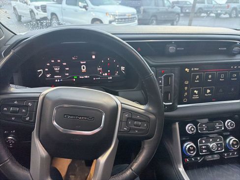 Certified 2022 GMC Yukon XL Denali image 10