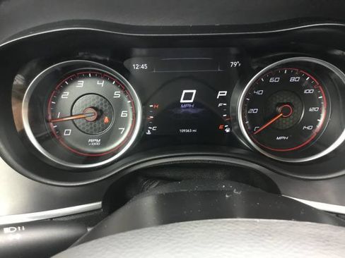Used 2019 Dodge Charger SXT RWD image 15