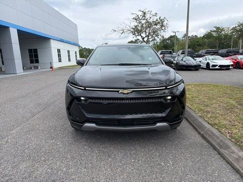 Used 2025 Chevrolet Equinox EV LT w/ Convenience Package FWD image 2
