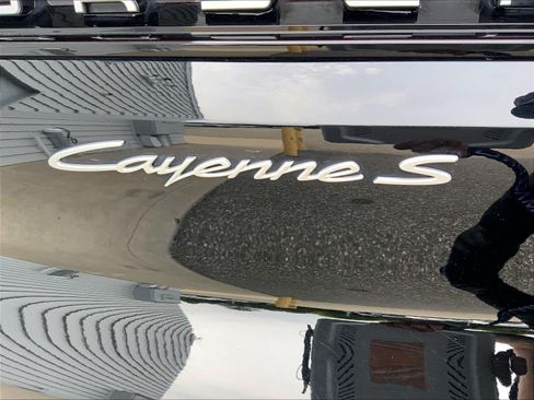 Used 2024 Porsche Cayenne S AWD/4WD image 20
