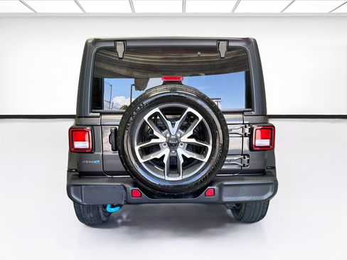 Used 2024 Jeep Wrangler Unlimited AWD/4WD image 5