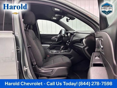 Used 2022 Chevrolet Traverse LT AWD/4WD image 12