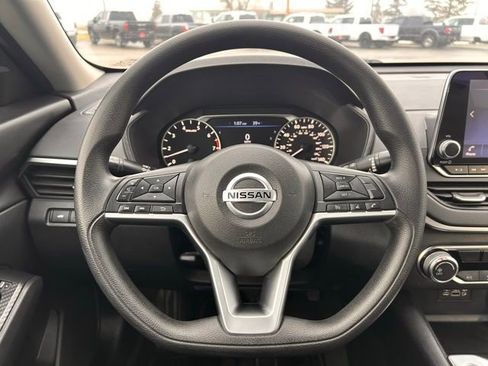 Used 2022 Nissan Altima 2.5 SV image 19