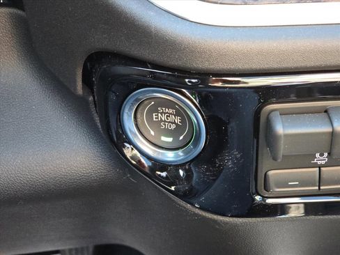 New 2026 GMC Sierra 2500 SLT w/ SLT Convenience Package image 15