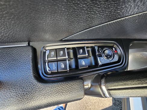 Used 2014 Porsche Cayenne Platinum Edition AWD/4WD image 15