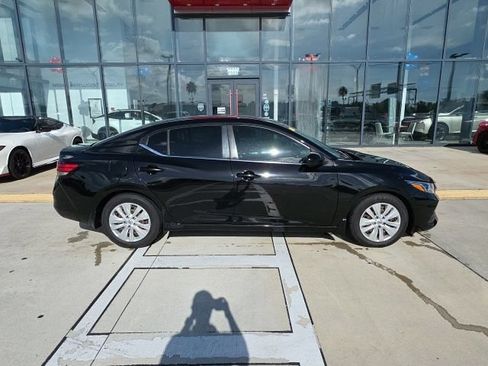 Used 2022 Nissan Sentra S w/ Trunk Package FWD image 3