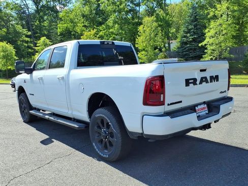 New 2026 RAM 3500 Laramie AWD/4WD image 4