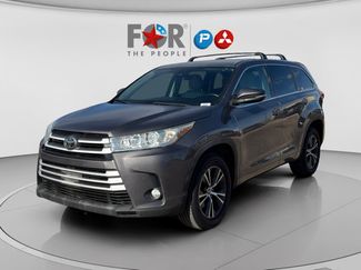 Used 2017 Toyota Highlander Plus video 1