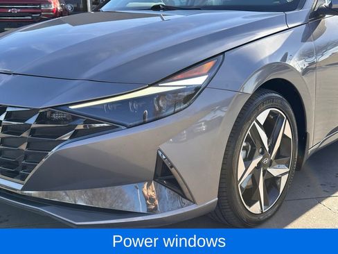 Used 2023 Hyundai Elantra Limited image 5