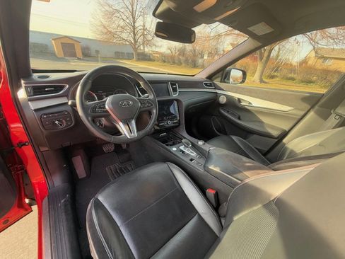 Used 2019 INFINITI QX50 Essential w/ Sensory Package image 9