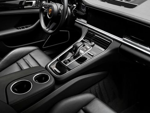 Used 2022 Porsche Panamera 4 AWD/4WD image 26