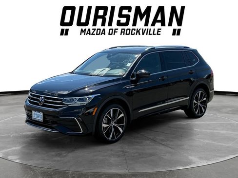Used 2023 Volkswagen Tiguan SEL R-Line AWD/4WD image 2