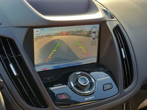 Used 2019 Ford Escape Titanium image 27