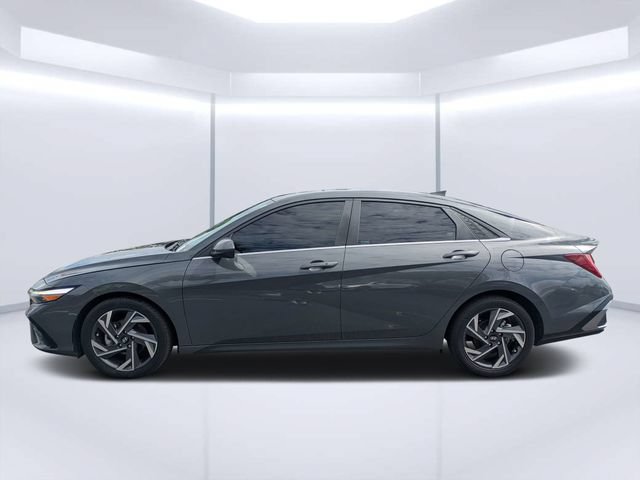 Used 2024 Hyundai Elantra SEL w/ Convenience Package FWD image 6