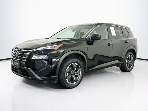 Used 2025 Nissan Rogue SV AWD/4WD image 3