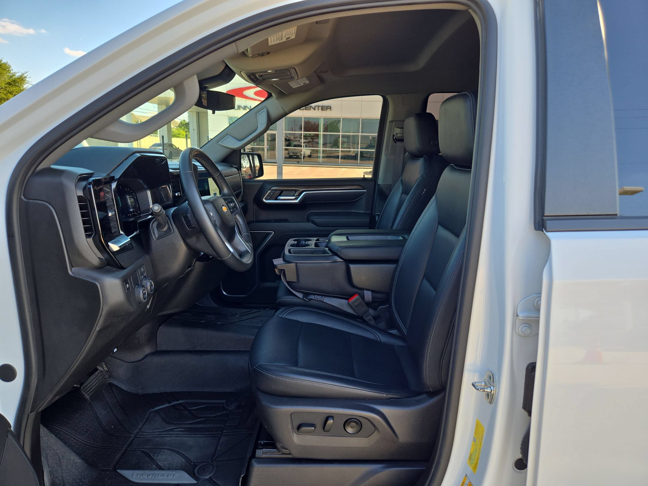 Certified 2026 Chevrolet Silverado 1500 LT RWD image 9