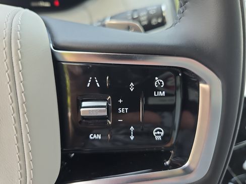 New 2026 Land Rover Range Rover Sport SE AWD/4WD image 18