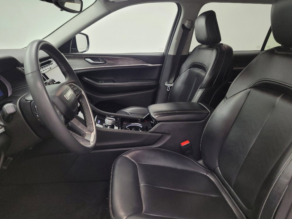 Used 2023 Jeep Grand Cherokee L Limited AWD/4WD image 17