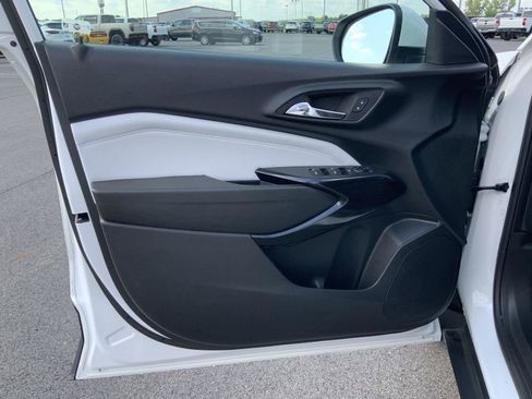 Used 2024 Chevrolet Trax LT FWD image 20