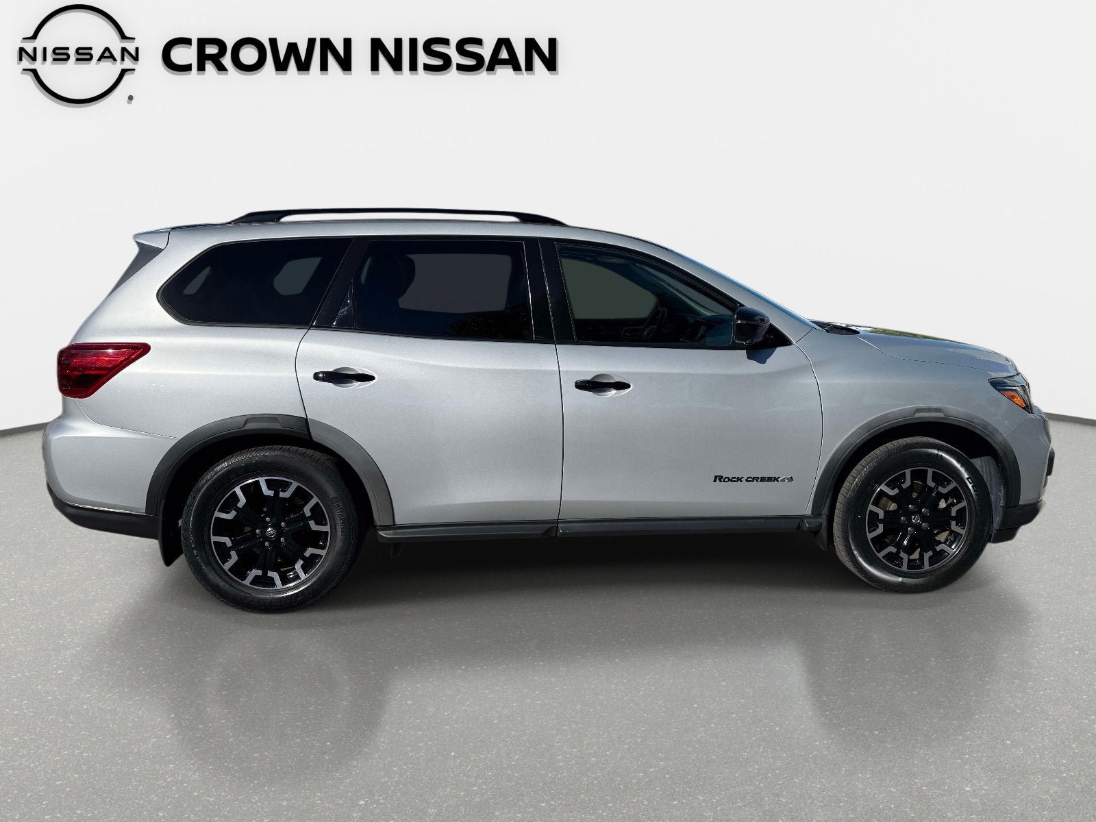 Used 2020 Nissan Pathfinder SL FWD image 8