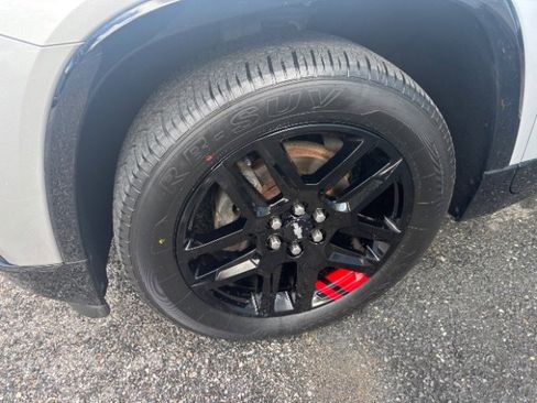 Used 2018 Chevrolet Traverse Premier w/ Redline Edition image 9
