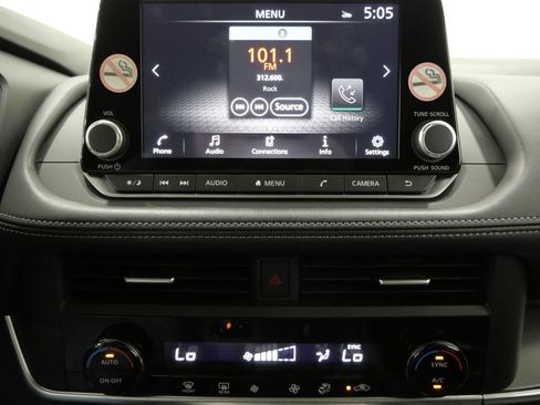 Used 2024 Nissan Rogue SV AWD/4WD image 20