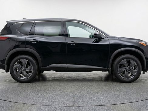 Used 2025 Nissan Rogue SV image 11