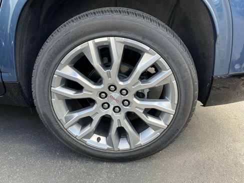 Used 2024 GMC Acadia Denali w/ Super Cruise Package image 13