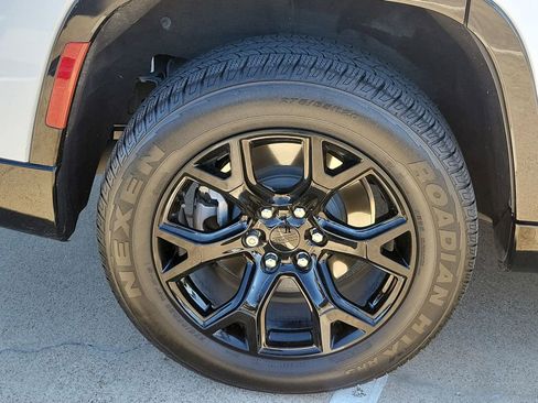 Used 2023 Jeep Wagoneer Series II image 34