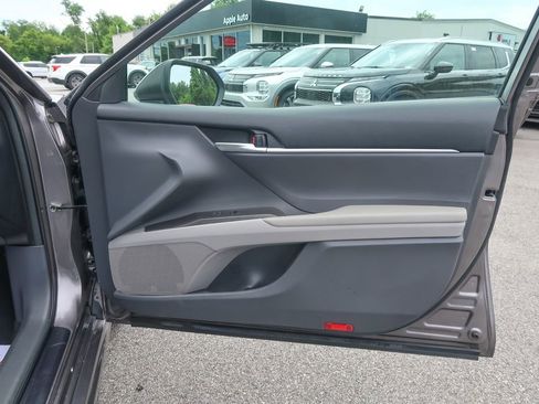 Used 2023 Toyota Camry SE AWD/4WD image 18
