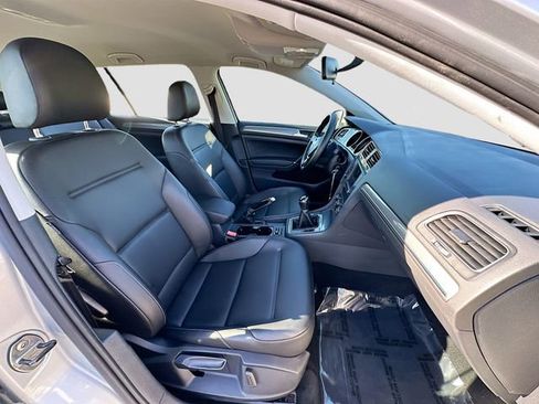 Used 2017 Volkswagen Golf Alltrack S image 27