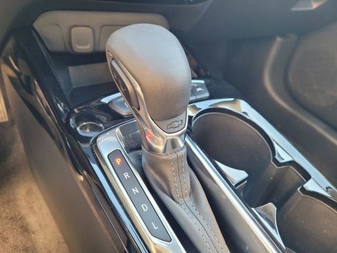 Used 2025 Chevrolet Trax LT w/ LT Convenience Package image 22