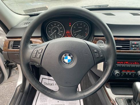 Used 2010 BMW 328i xDrive Sedan w/ Premium Pkg AWD/4WD image 13