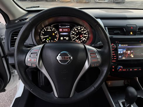 Used 2015 Nissan Altima 2.5 SV w/ Convenience Package image 32