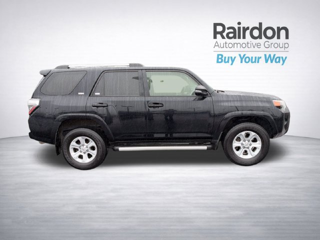 Used 2022 Toyota 4Runner SR5 Premium w/ Moonroof Package AWD/4WD image 8