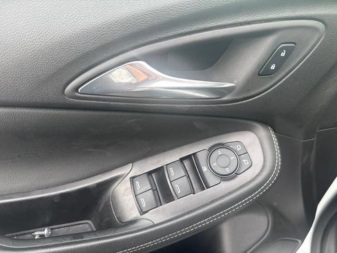Used 2025 Buick Encore GX Preferred FWD image 18