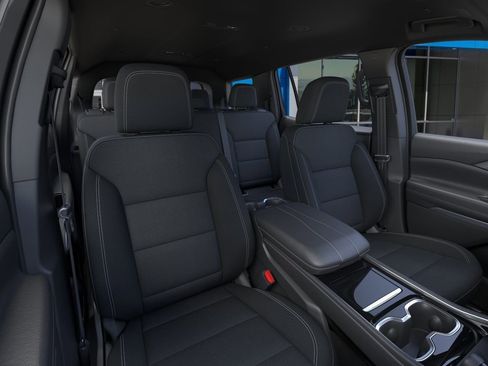 New 2026 Chevrolet Traverse LT image 17