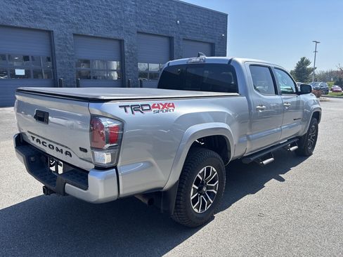 Used 2022 Toyota Tacoma TRD Sport AWD/4WD image 13