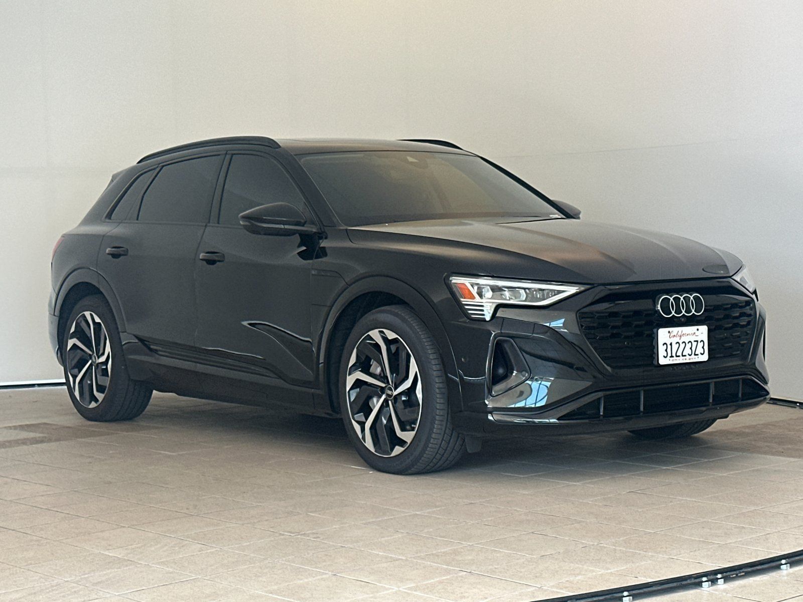 Used 2024 Audi Q8 e-tron Premium Plus w/ Premium Plus Package AWD/4WD image 8