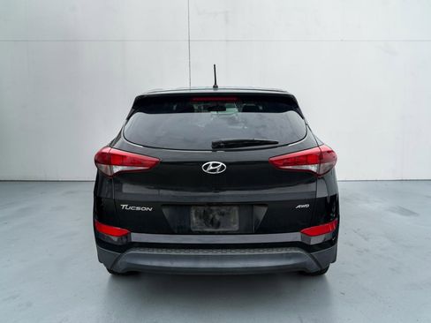 Used 2018 Hyundai Tucson SE AWD/4WD image 2