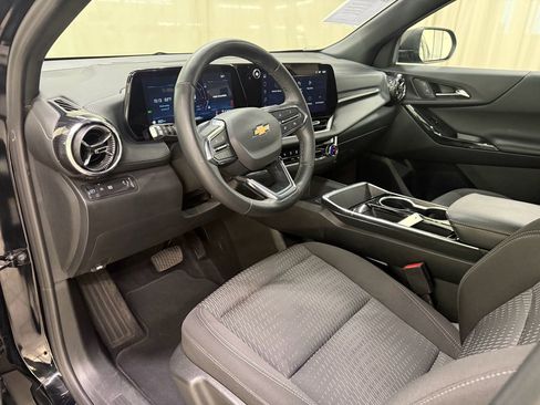 Certified 2025 Chevrolet Equinox LT FWD image 29